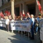 Huelva: Sindicatos se concentran en defensa de las pensiones por el Día del Mayor